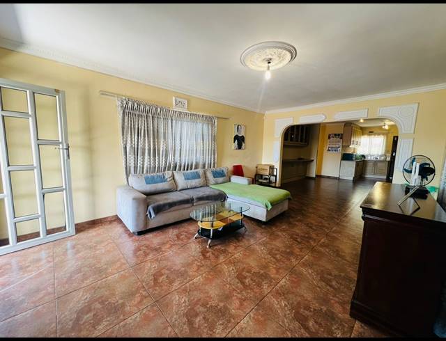 3 BEDROOM HOUSE FOR SALE IN NEWLANDS WEST